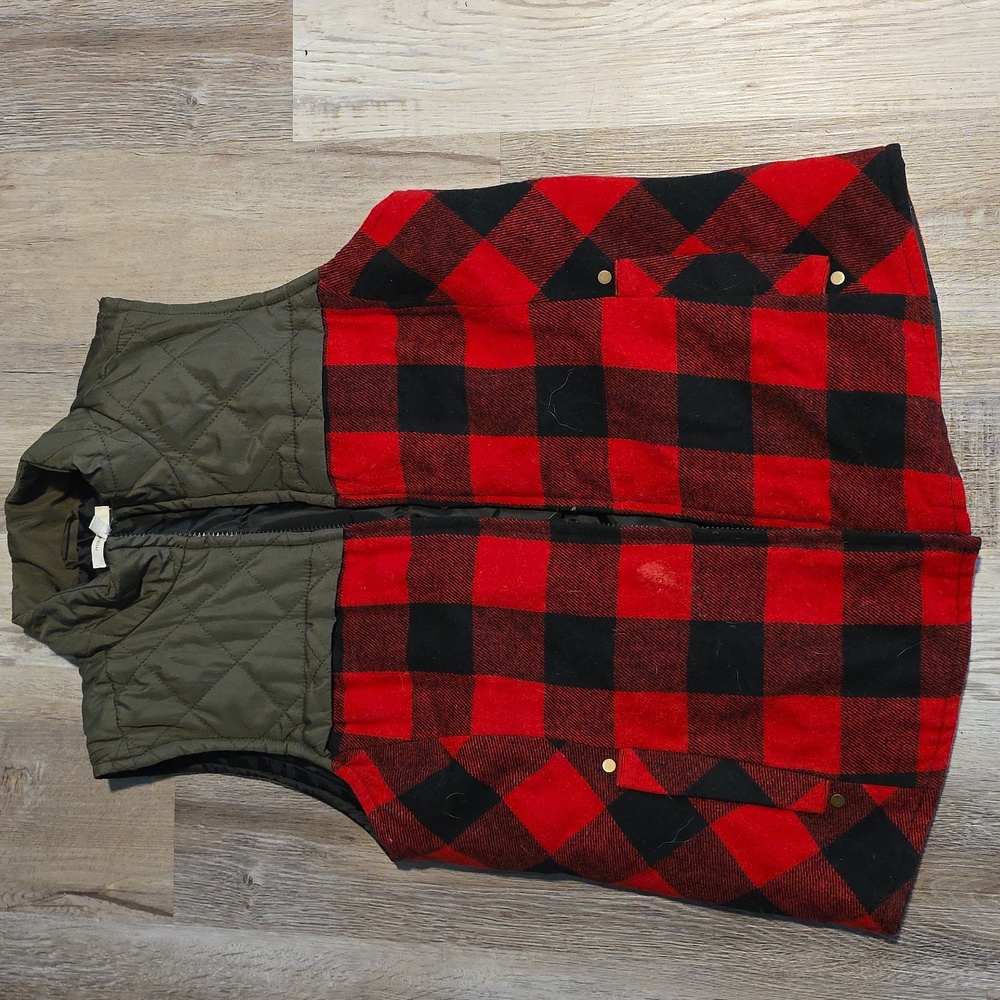 Maurices Olive and Black Quilted Vest